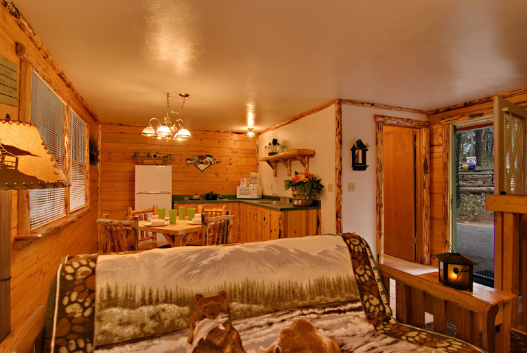 The Frontiersman Cabin at Meadowbrook Resort ...