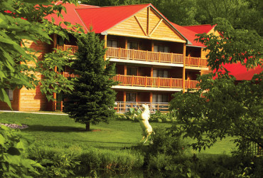 The Tall Timber Lodge at Meadowbrook Resort & DellsPackages.com in Wisconsin Dells